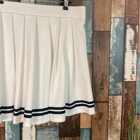 Wild fable white and black stripe pleated elastic waist  skirt - Picture 3 of 16